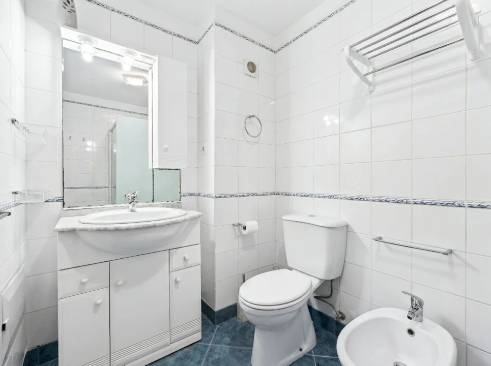 Apartamento T2 para Venda em Câmara de Lobos Foto 9