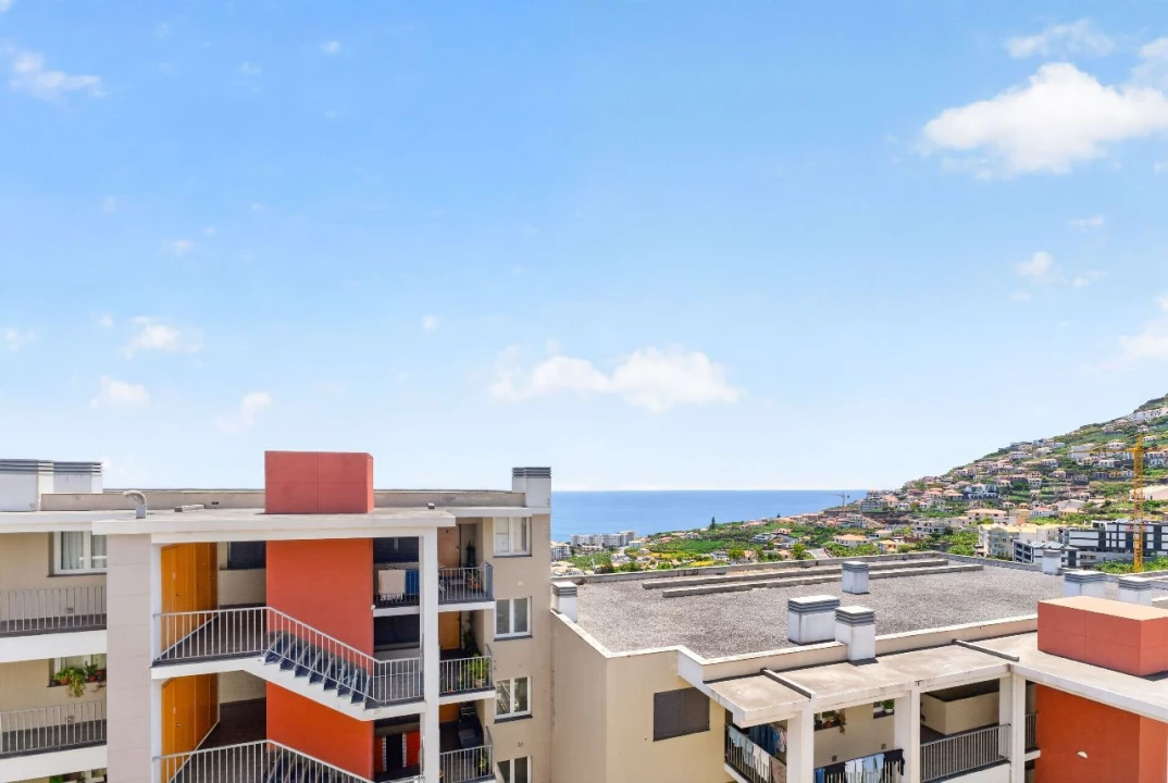 Apartamento T2 para Venda em Câmara de Lobos Foto 14