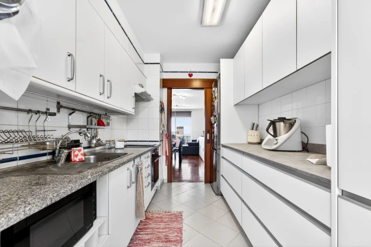 Apartamento T2 para Venda em Câmara de Lobos Foto 7