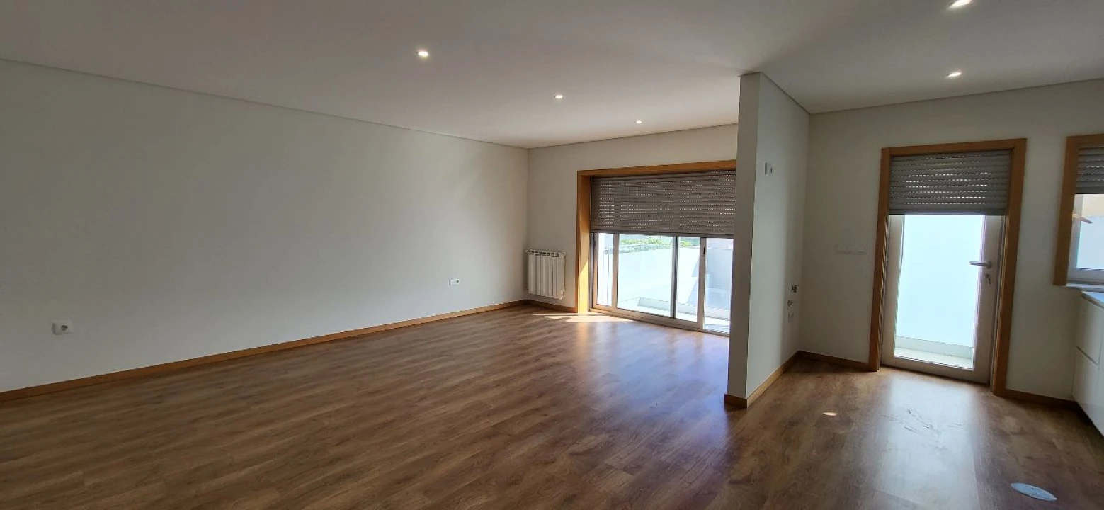 Apartamento T2 para Venda em Espinho Foto 4