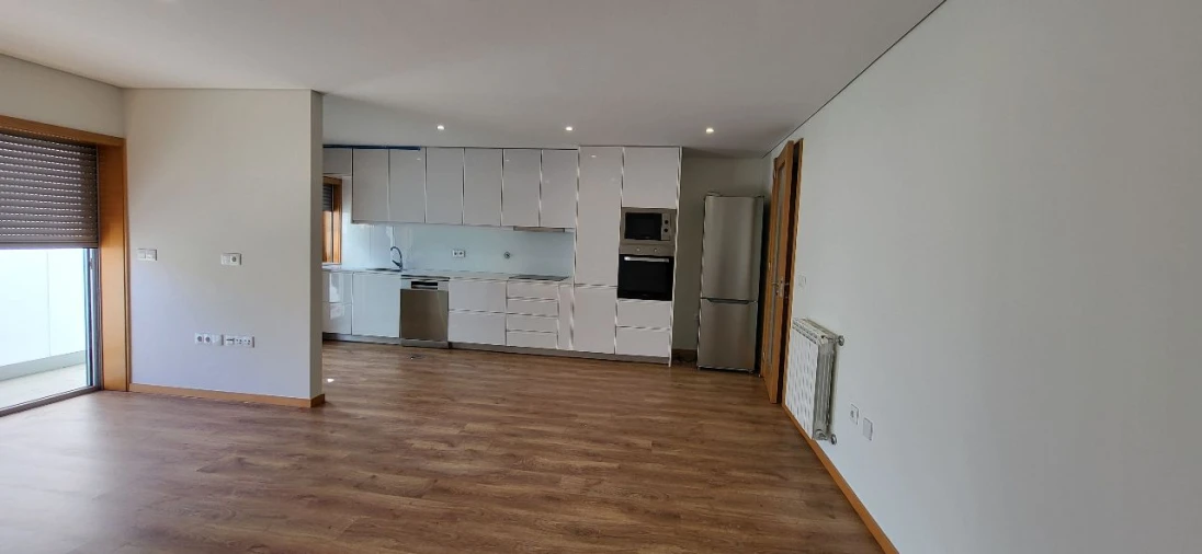 Apartamento T2 para Venda em Espinho Foto 2