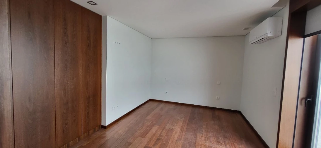 Moradia T4 para Venda em Ovar Foto 8