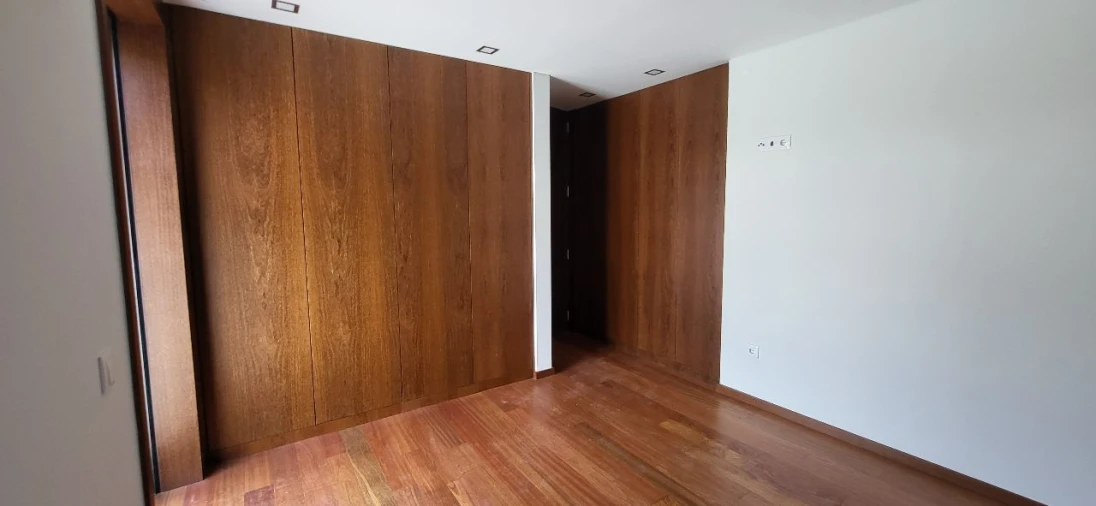 Moradia T4 para Venda em Ovar Foto 35