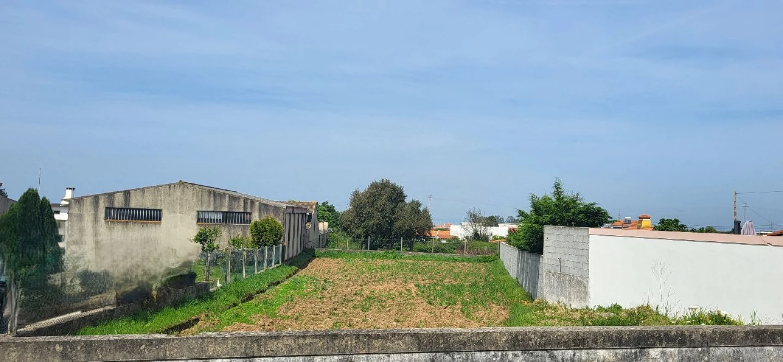 Terreno para Venda em Espinho Foto 4