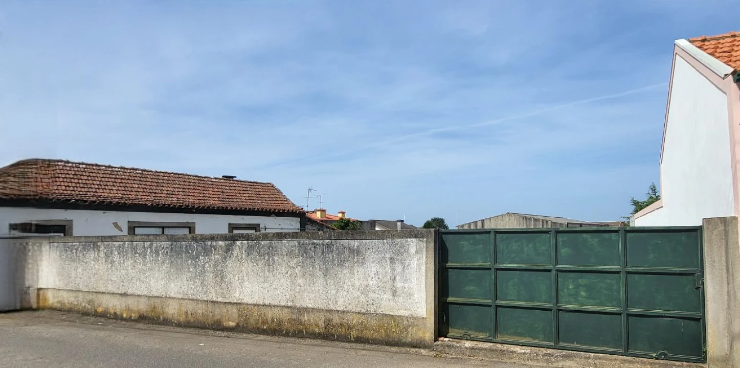 Terreno para Venda em Espinho Foto 3