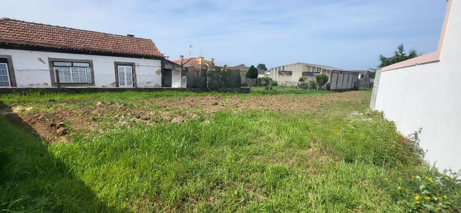 Terreno para Venda em Espinho Foto 8