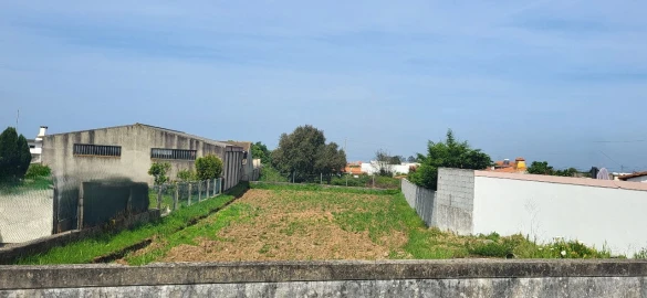 Terreno para Venda em Espinho