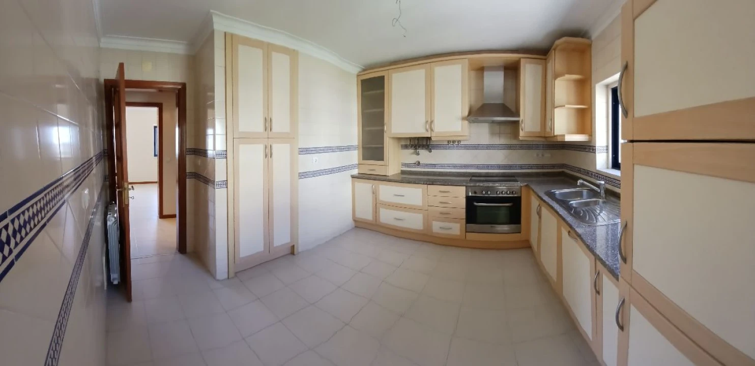 Apartamento T3 para Venda em Matarraque Foto 2