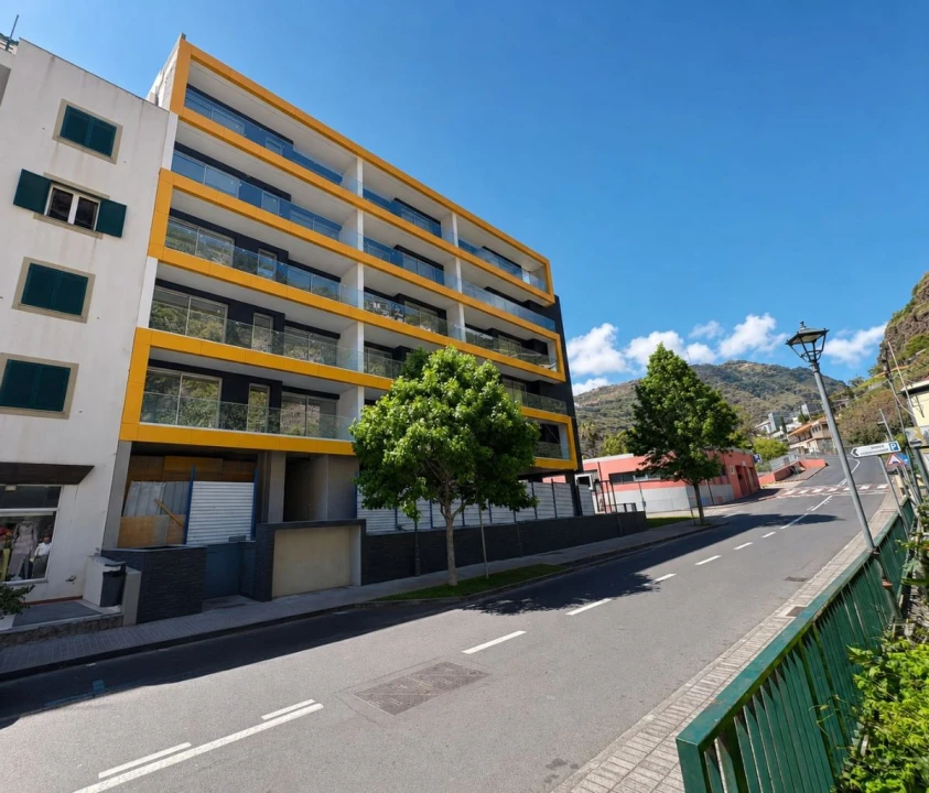 Apartamento T3 para Venda em Ribeira Brava Foto 1