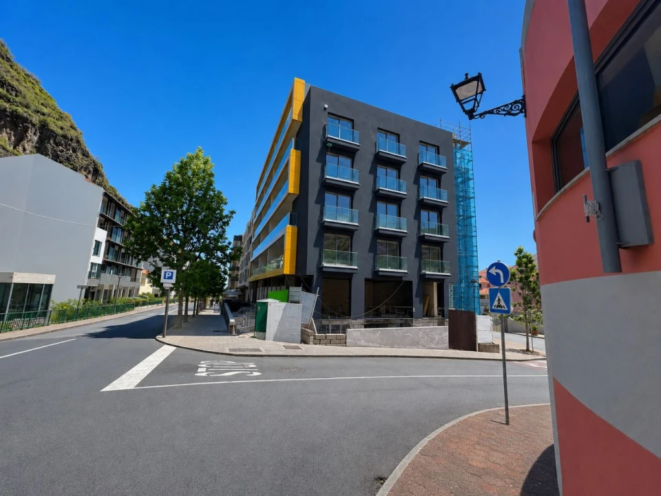 Apartamento T3 para Venda em Ribeira Brava Foto 2
