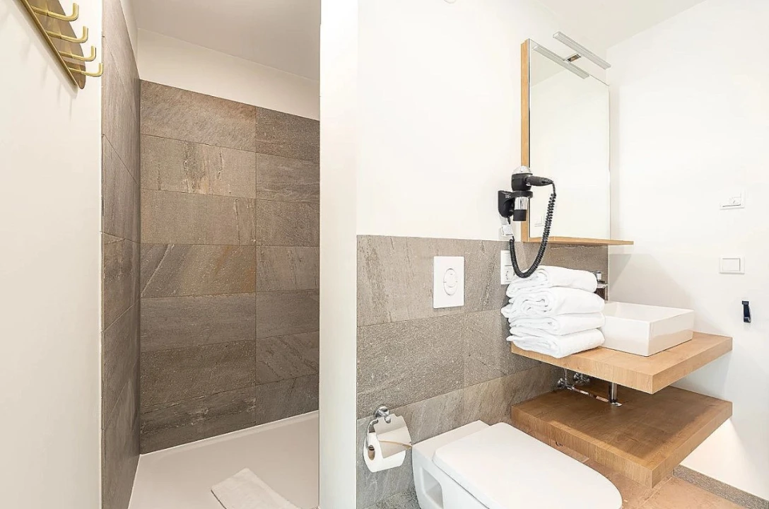 Apartamento T3 para Arrendamento em São João do Estoril Foto 10