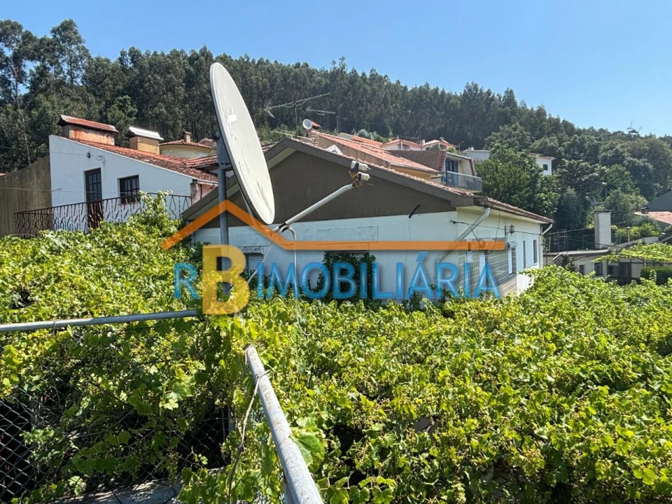 Moradia T5 para Venda em Pernouzela Foto 3
