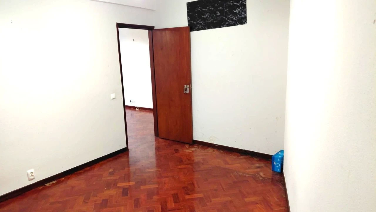 Apartamento T2 para Venda em Funchal Foto 4