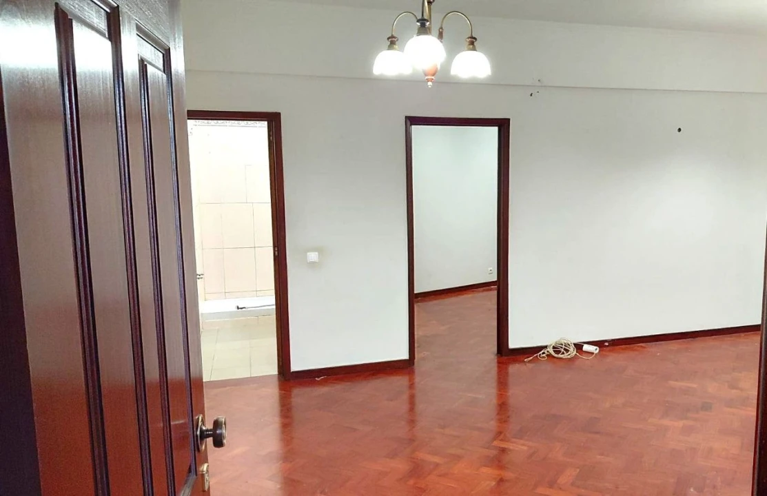 Apartamento T2 para Venda em Funchal Foto 3