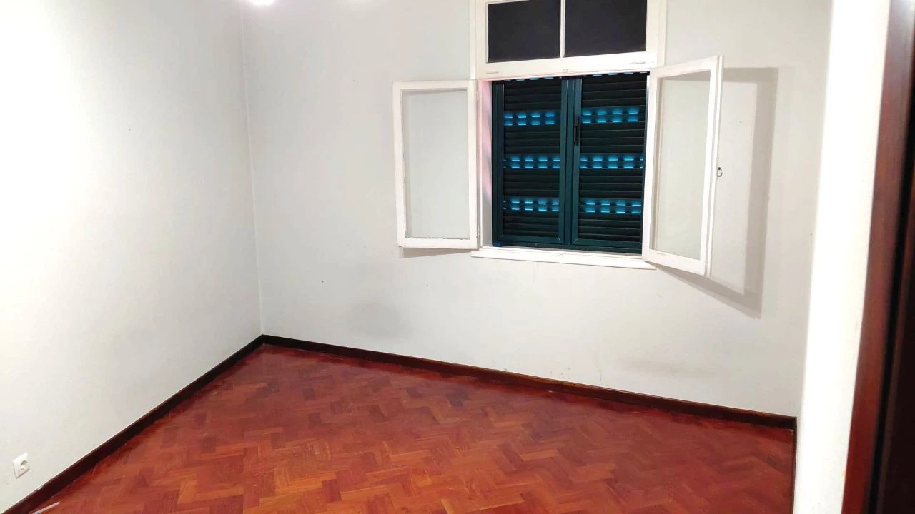 Apartamento T2 para Venda em Funchal Foto 7