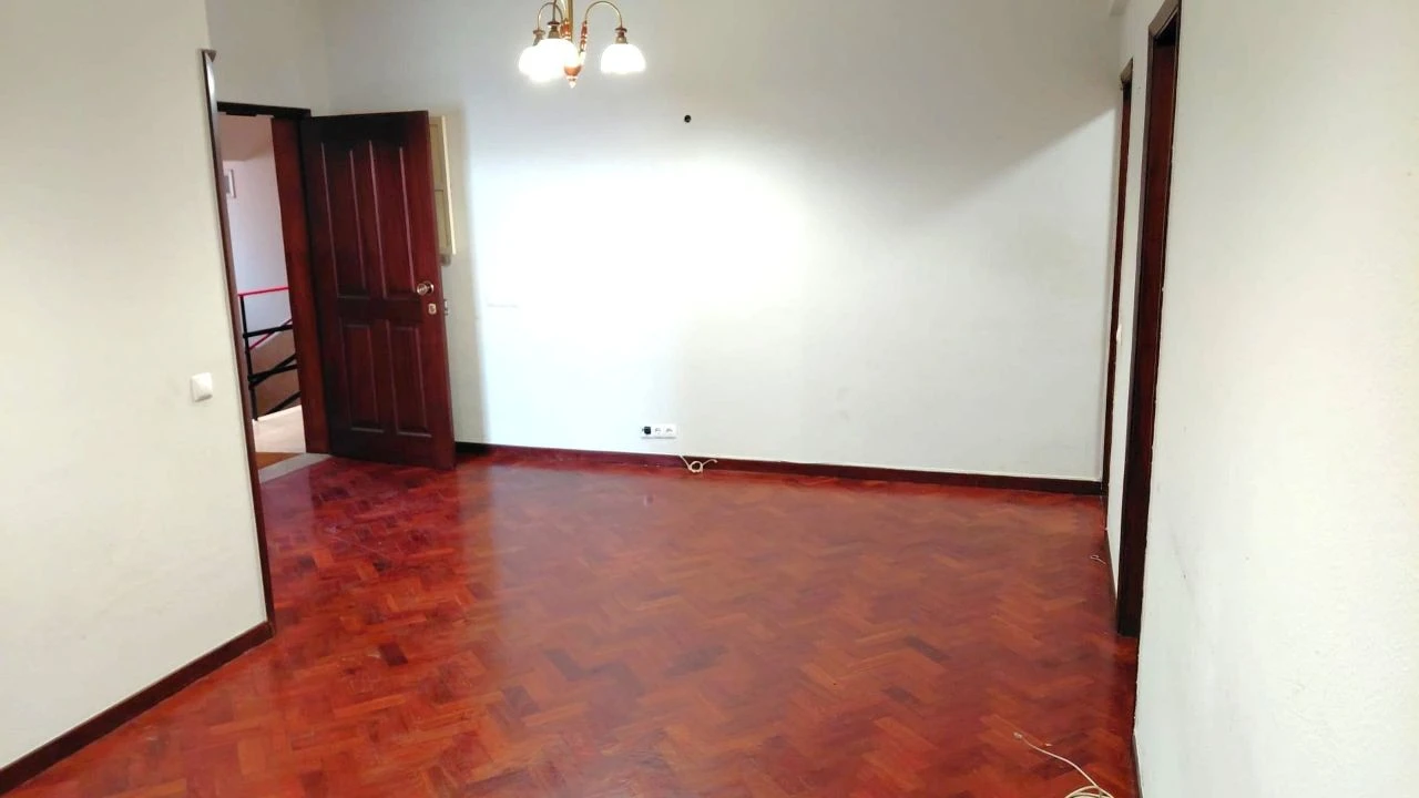 Apartamento T2 para Venda em Funchal Foto 5