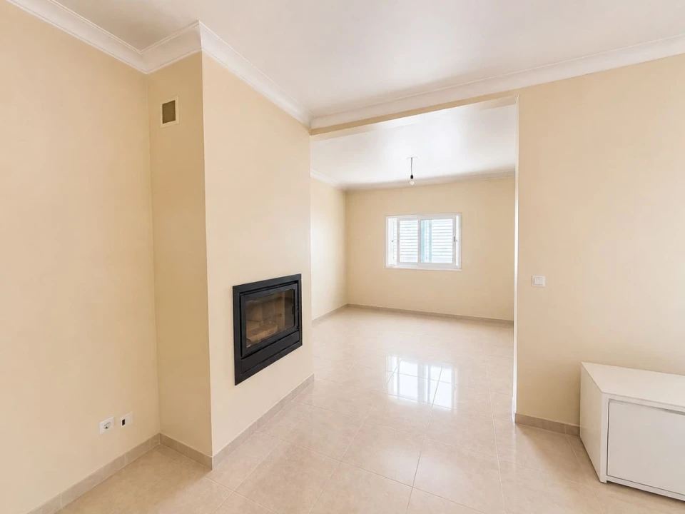 Moradia T3 para Venda em Caxarias Foto 3