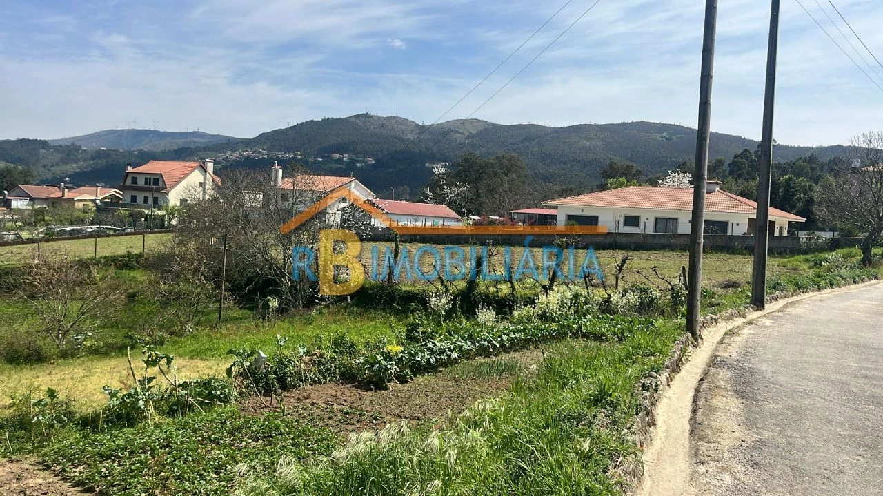 Terreno para Venda em Tojal Foto 2