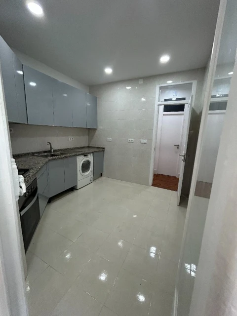 Apartamento T4 para Arrendamento em Lisboa