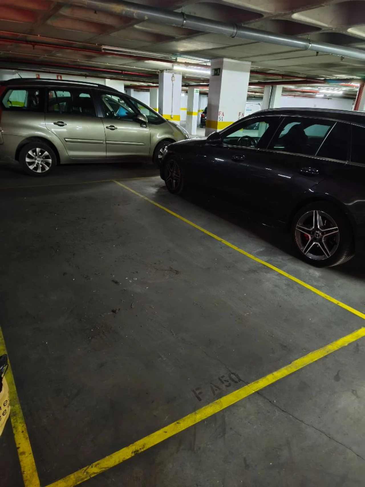 Garagem para Venda em Lisboa Foto 1