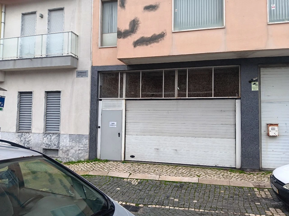 Garagem para Venda em Lisboa Foto 3
