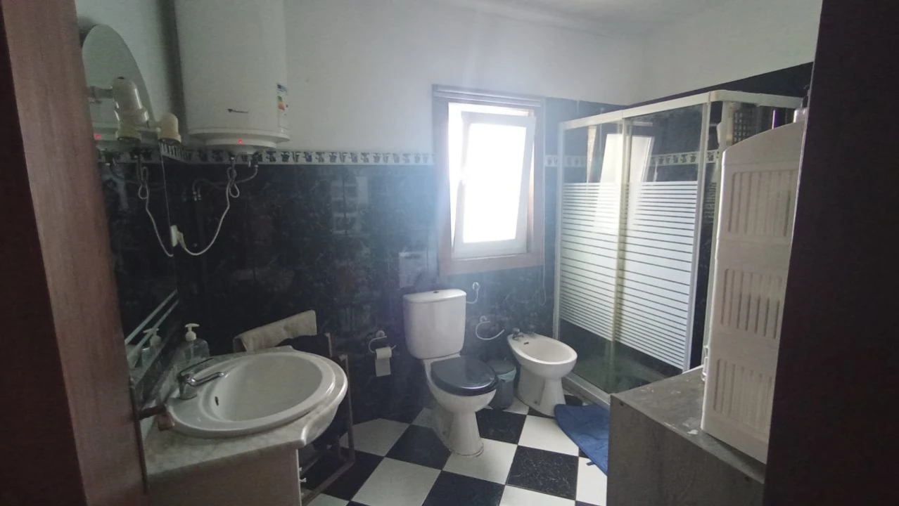 Moradia T4 para Venda em Covilhã Foto 25