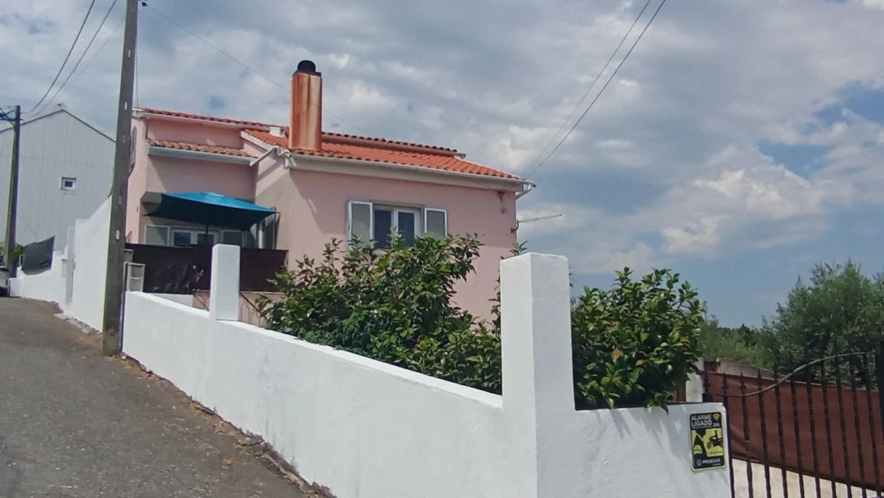 Moradia T4 para Venda em Covilhã Foto 1