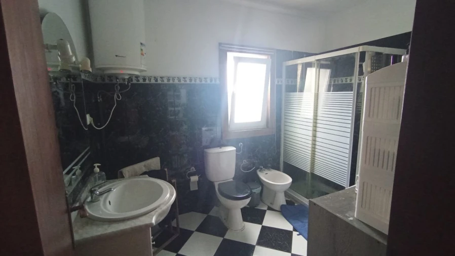 Moradia T4 para Venda em Covilhã Foto 25