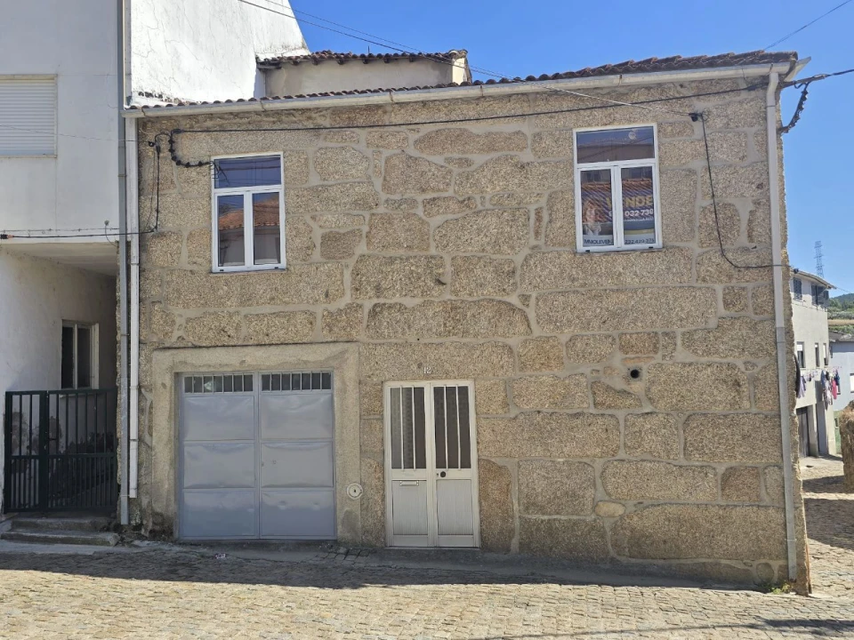 Moradia T6 para Venda em Ferro Foto 1