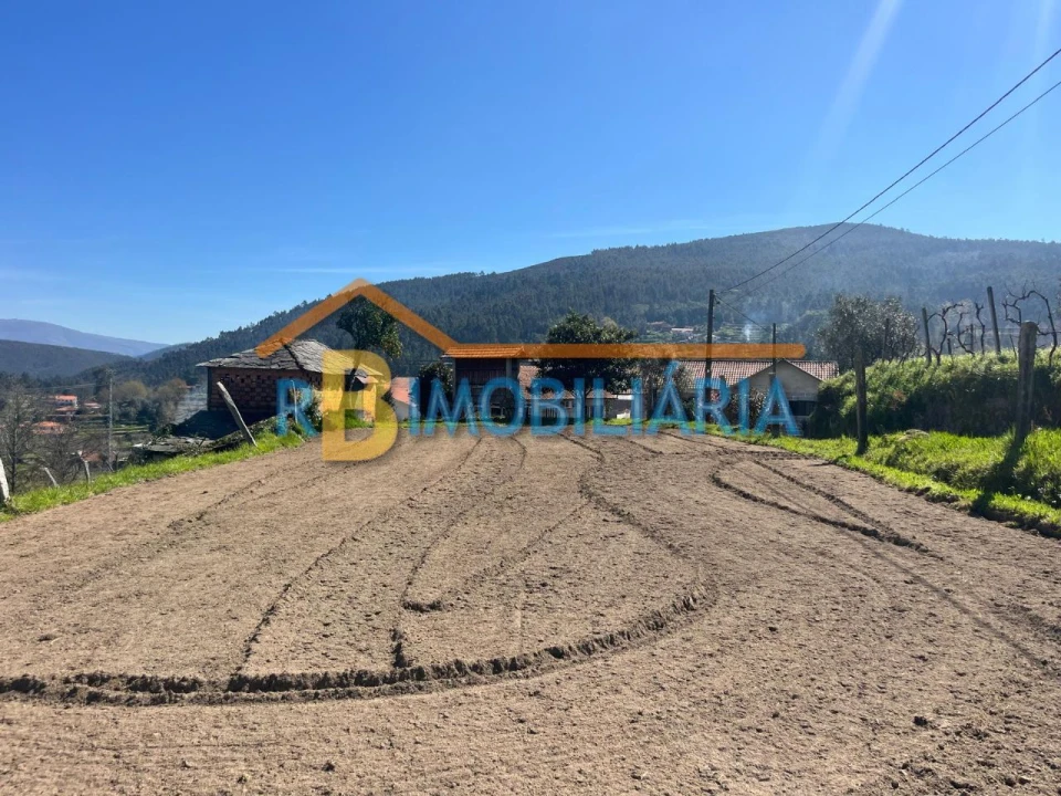 Quinta T3 para Venda em Moldes Foto 23