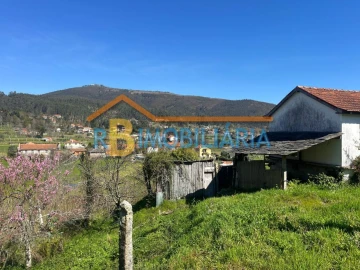 Quinta T3 para Venda em Moldes