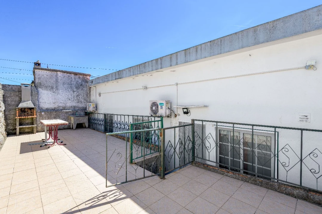 Moradia T3 para Venda em Covilhã Foto 8