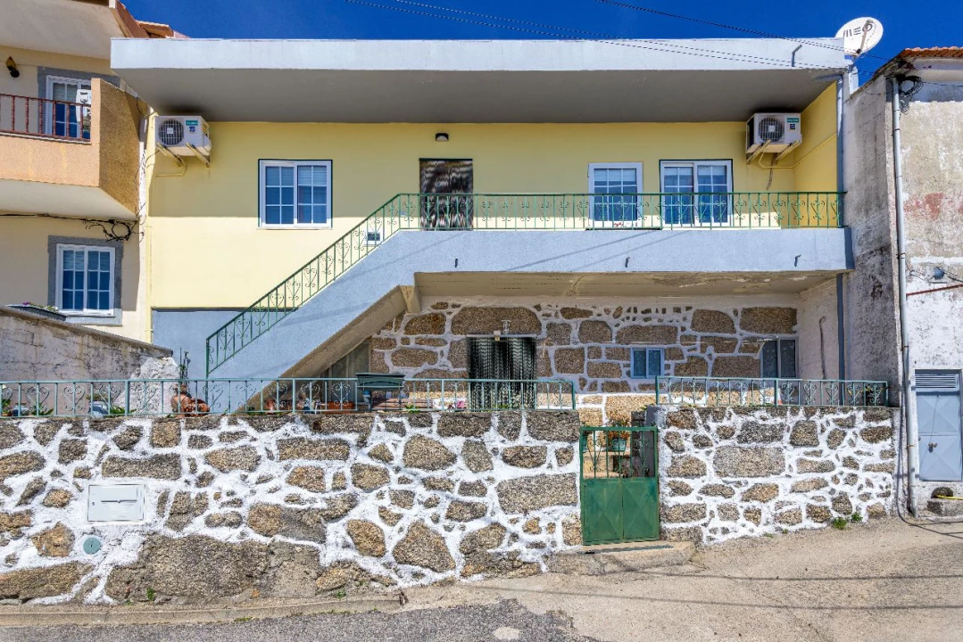 Moradia T3 para Venda em Covilhã Foto 1