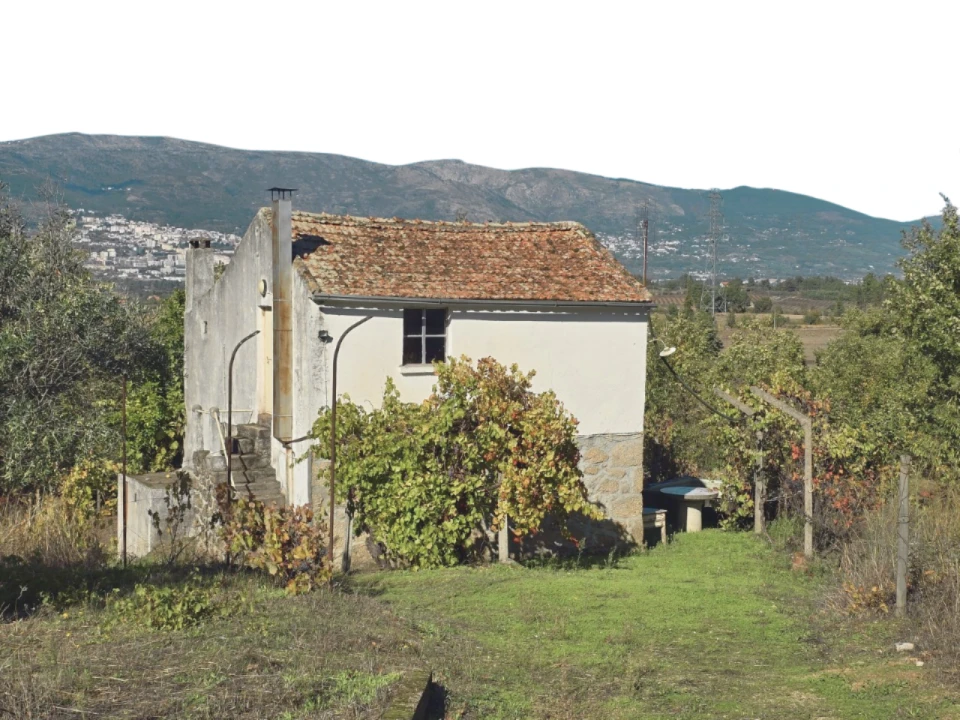 Quinta T1 para Venda em Ferro, Covilhã Foto 1