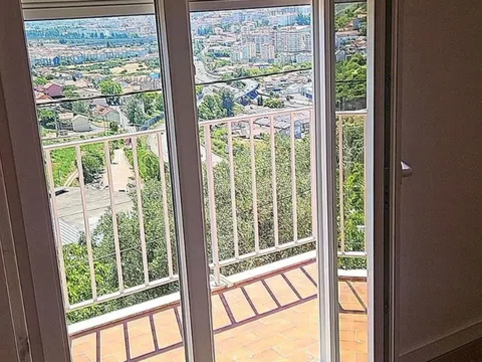 Apartamento T1 para Arrendamento em Camarate Foto 1