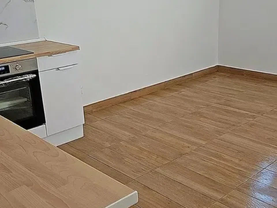 Apartamento T1 para Arrendamento em Camarate Foto 4