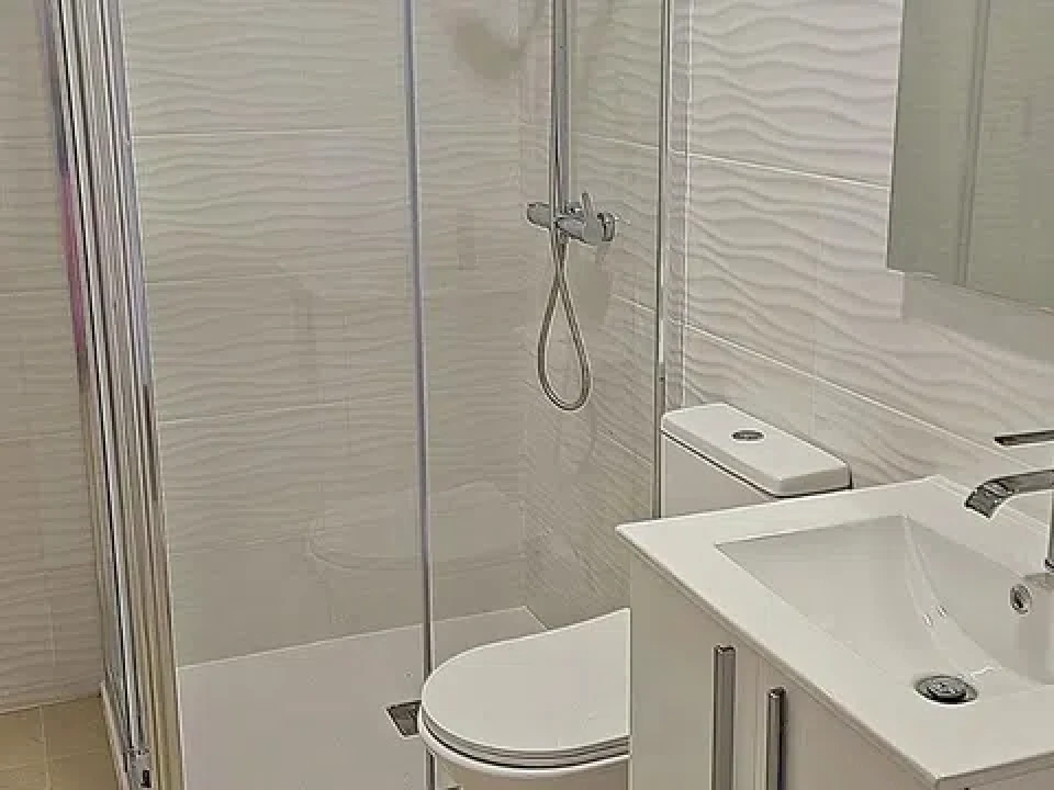 Apartamento T1 para Arrendamento em Camarate Foto 6
