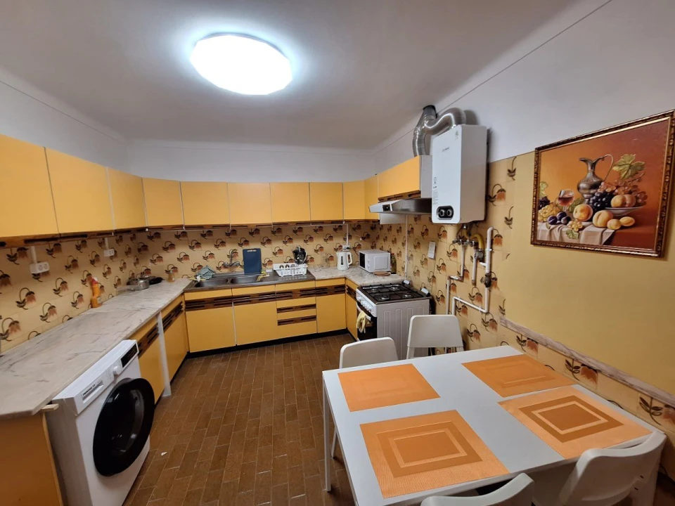 Apartamento T6 para Venda em Caldas da Rainha Foto 24