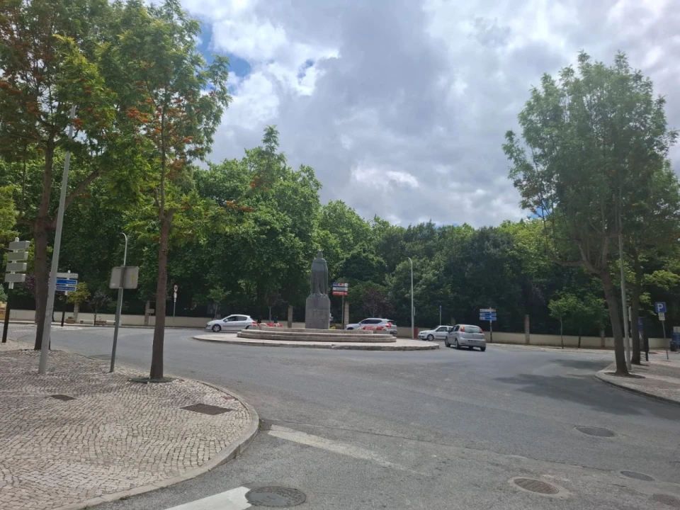 Apartamento T6 para Venda em Caldas da Rainha Foto 35