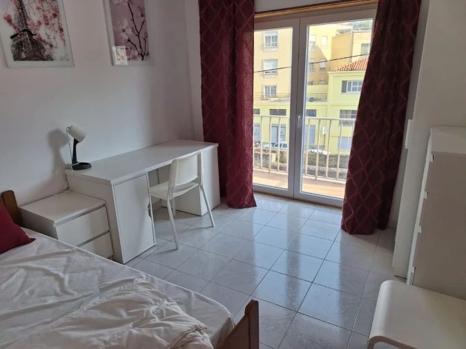 Apartamento T6 para Venda em Caldas da Rainha Foto 7