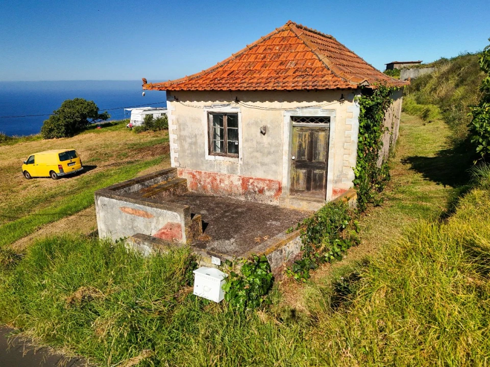 Moradia T2 para Venda em Prazeres Foto 4