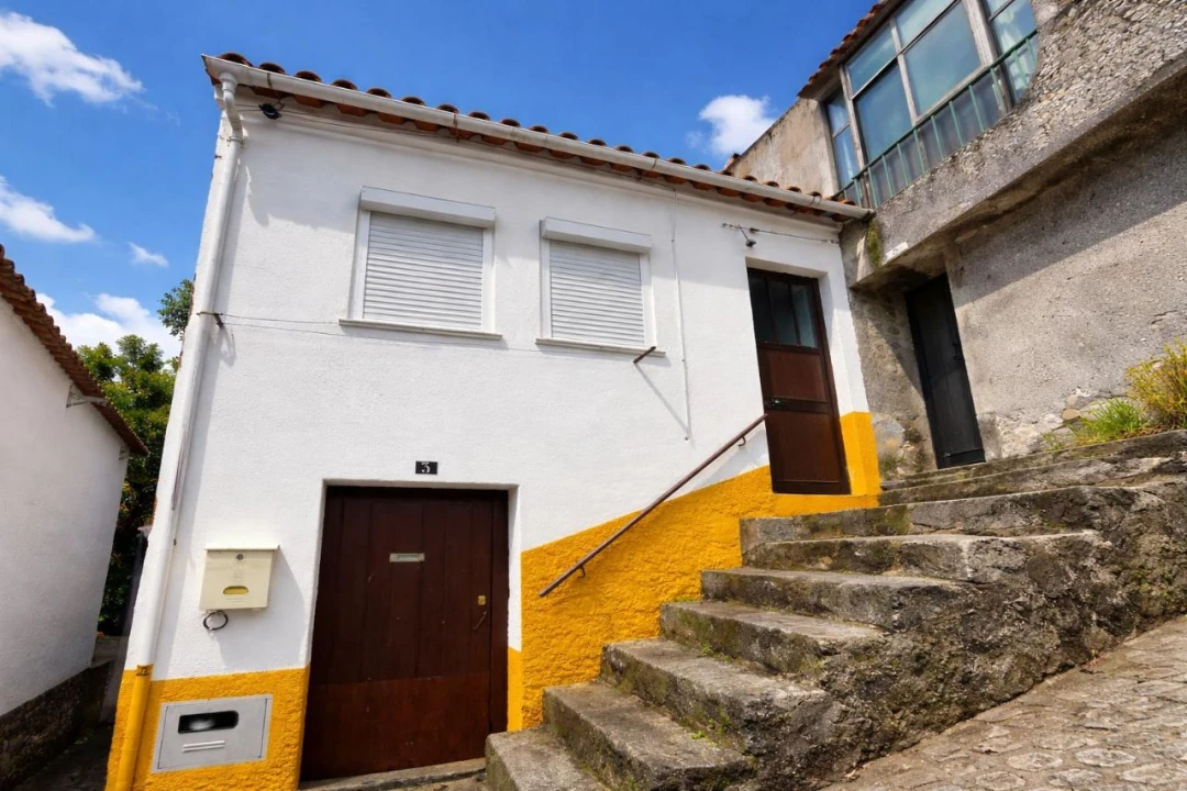 Moradia T3 para Venda em Freixial Foto 1