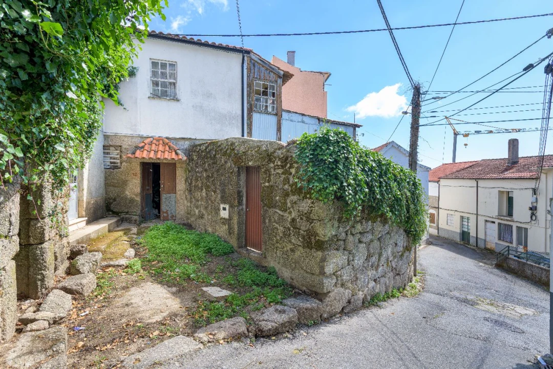Moradia T3 para Venda em Covilhã Foto 1