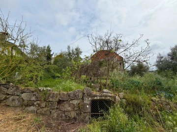 Terreno Misto para Venda em Póvoa de Lisboa