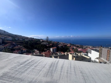 Moradia T4 para Venda em Funchal