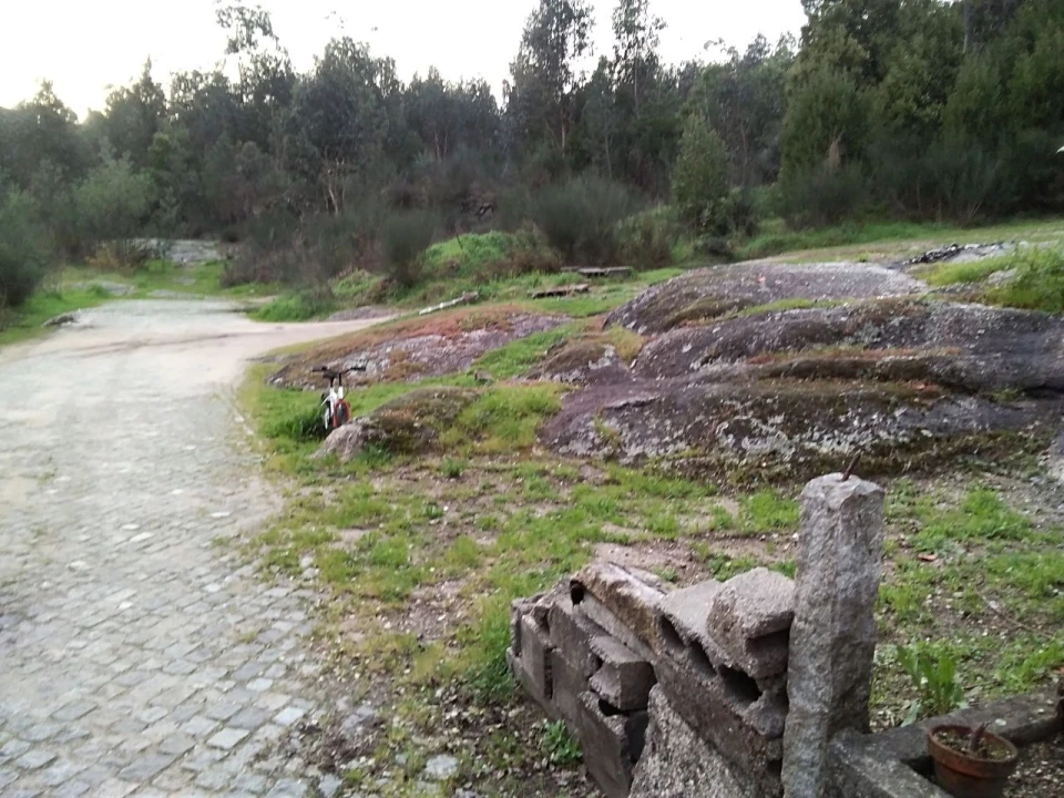 Terreno para Venda em Parada de Todeia Foto 2