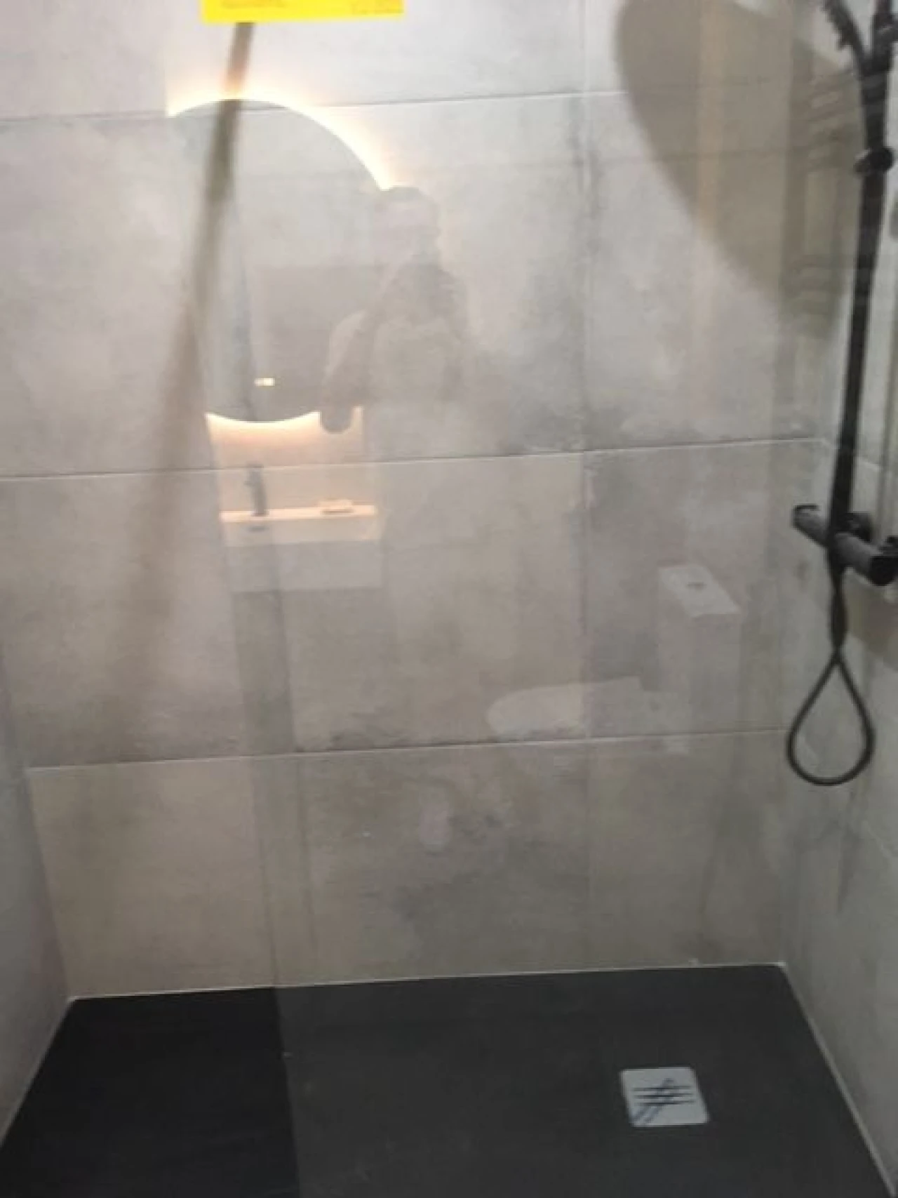 Apartamento T-3 para Venda em Mina de Água, Amadora Foto 5