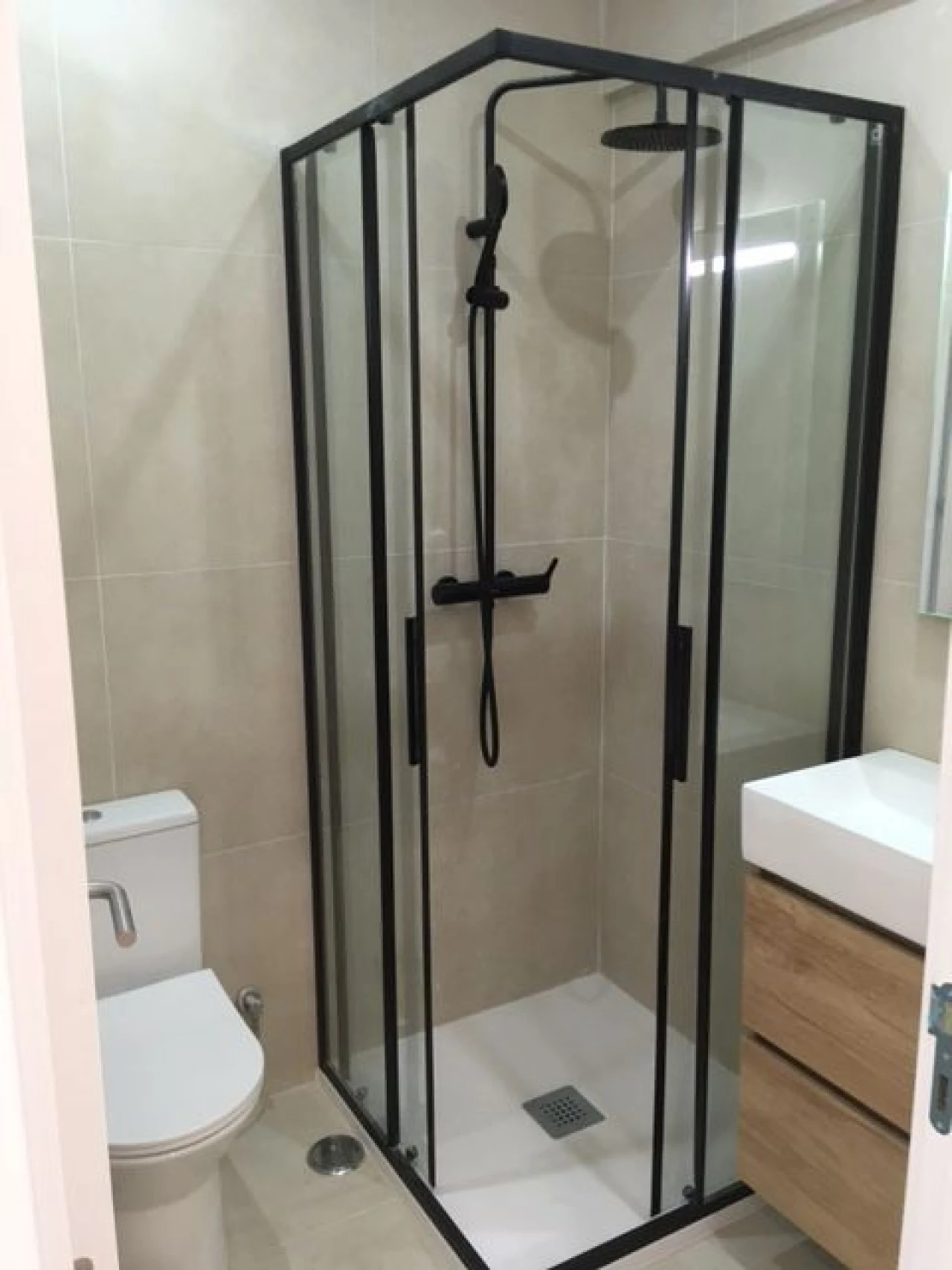 Apartamento T-3 para Venda em Mina de Água, Amadora Foto 13