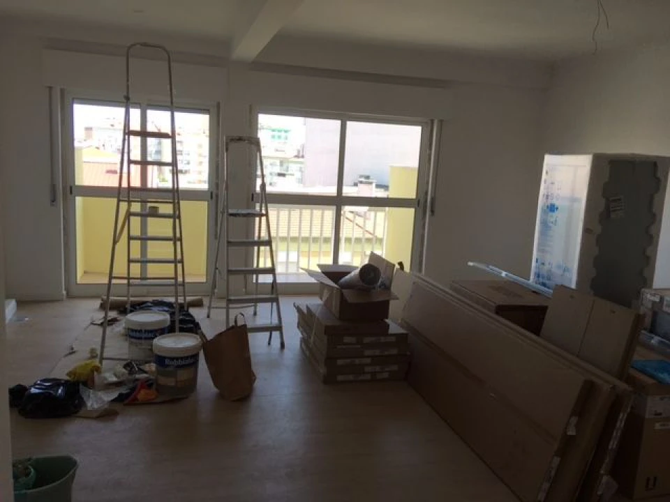 Apartamento T-3 para Venda em Mina de Água, Amadora Foto 12