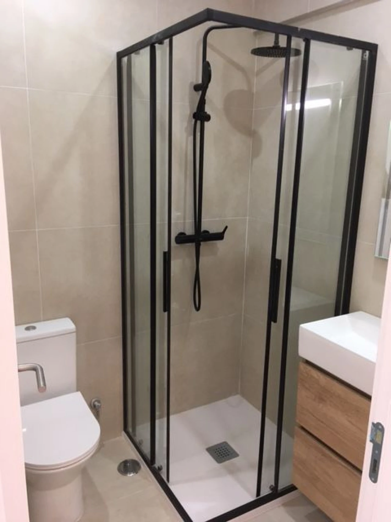 Apartamento T-3 para Venda em Mina de Água, Amadora Foto 22
